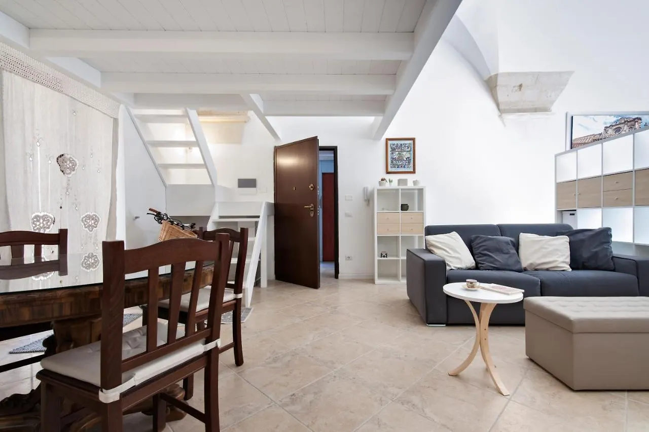 Mesagnesi 6 - Loft Centro Storico Sit Apartment Lecce