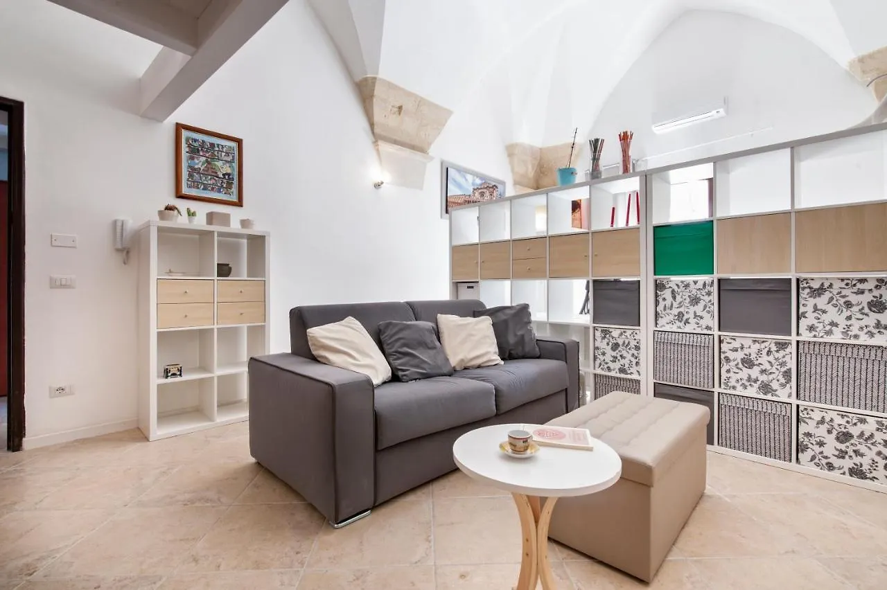 Mesagnesi 6 - Loft Centro Storico Sit Apartment Lecce